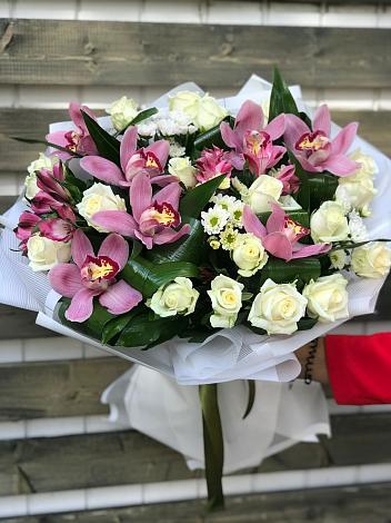 Букет цветов из: Розы и Хризантемы в Спокойной