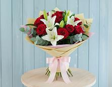 Букет цветов из:  Лилии и Розы в Спокойной
