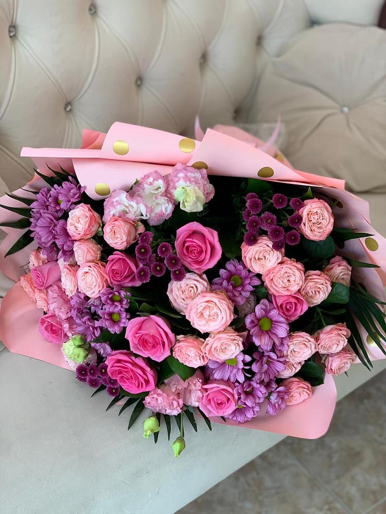 Букет цветов из: Хризантемы, Розы и Лизиантусы в Спокойной