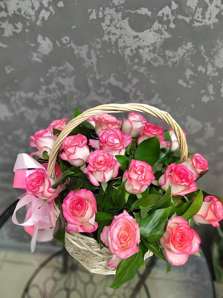 Цветочная композиция из Розы в корзине в Спокойной