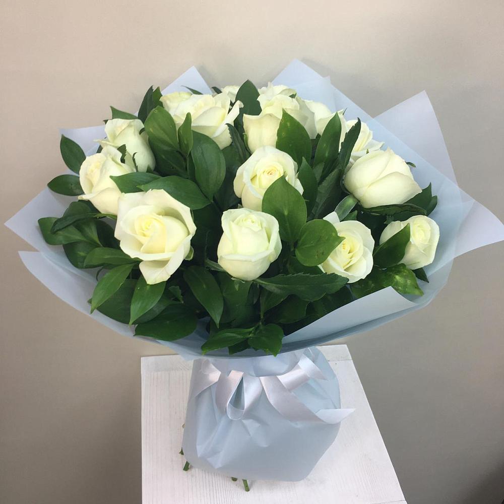 Букет 15 Белых роз Проуд в Спокойной