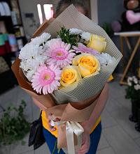 Букет цветов из:  Герберы, Розы и Хризантемы в Спокойной