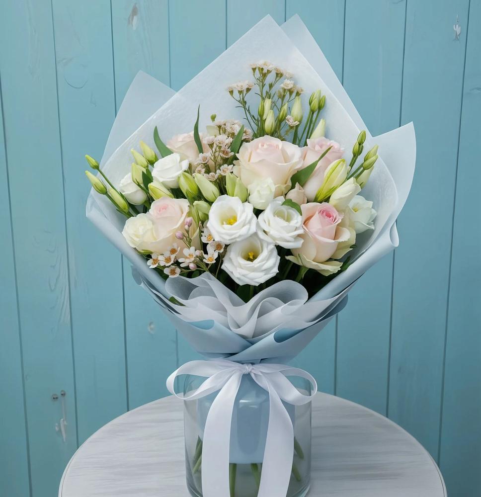 Букет цветов из: Розы и Лизиантусы в Спокойной