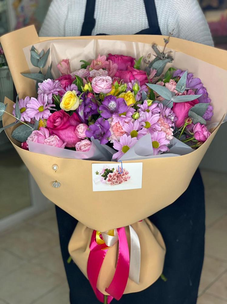 Букет цветов из: Хризантемы, Гвоздики и Альстромерии в Спокойной