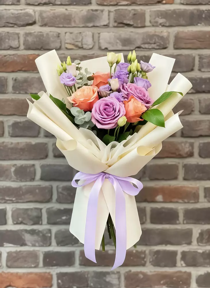 Букет цветов из: Лизиантусы и Розы в Спокойной