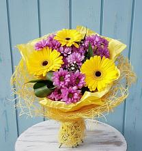 Букет цветов из:  Хризантемы и Герберы #REPLACE_PRED# Спокойной