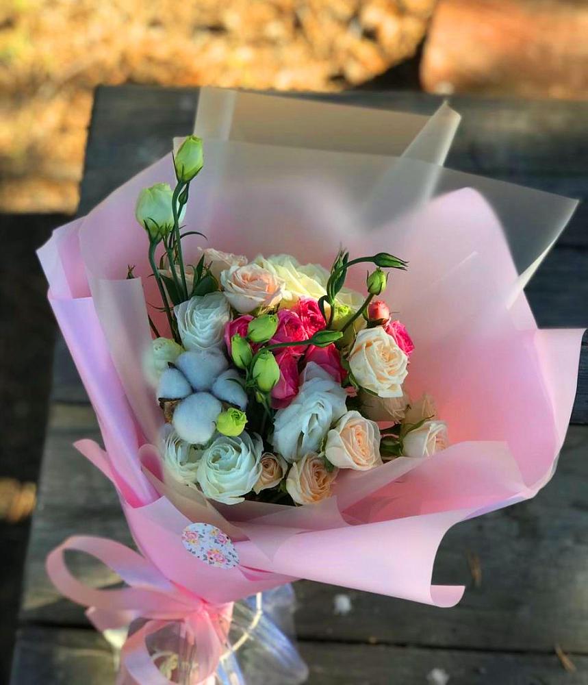 Букет цветов из: Розы и Лизиантусы в Спокойной