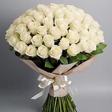 Букет 101 беля роза Белоснежка в Спокойной