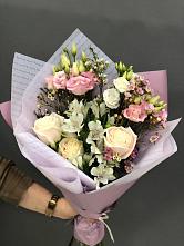 Букет цветов из:  Альстромерии, Розы и Лизиантусы #REPLACE_PRED# Спокойной