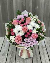 Букет цветов из:  Альстромерии, Гвоздики, Розы и Хризантемы в Спокойной