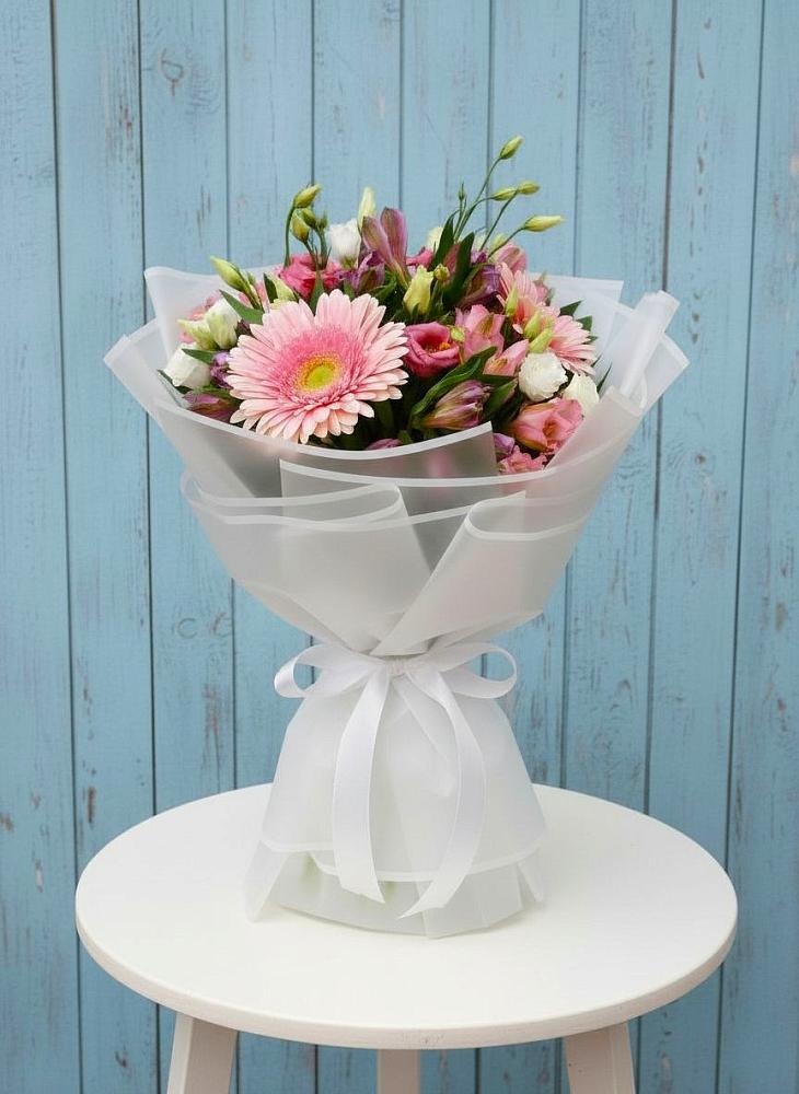 Букет цветов из: Герберы, Альстромерии и Лизиантусы в Спокойной