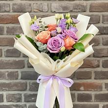 Букет цветов из:  Лизиантусы и Розы в Спокойной