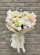 Букет цветов из:  Гвоздики, Розы, Лизиантусы и Хризантемы #REPLACE_PRED# Спокойной