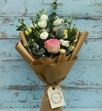 Букет цветов из:  Розы и Лизиантусы #REPLACE_PRED# Спокойной