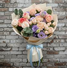 Букет цветов из:  Розы, Лизиантусы и Гвоздики #REPLACE_PRED# Спокойной