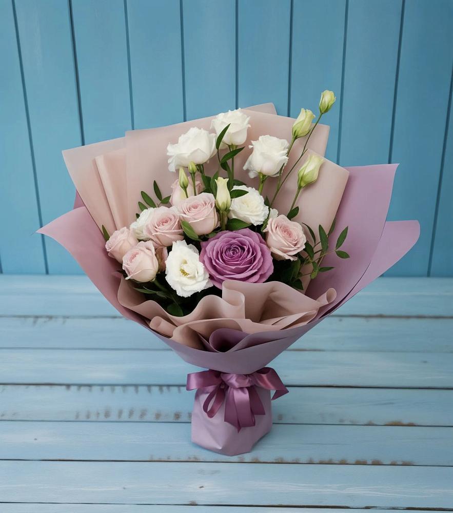Букет цветов из: Розы и Лизиантусы в Спокойной